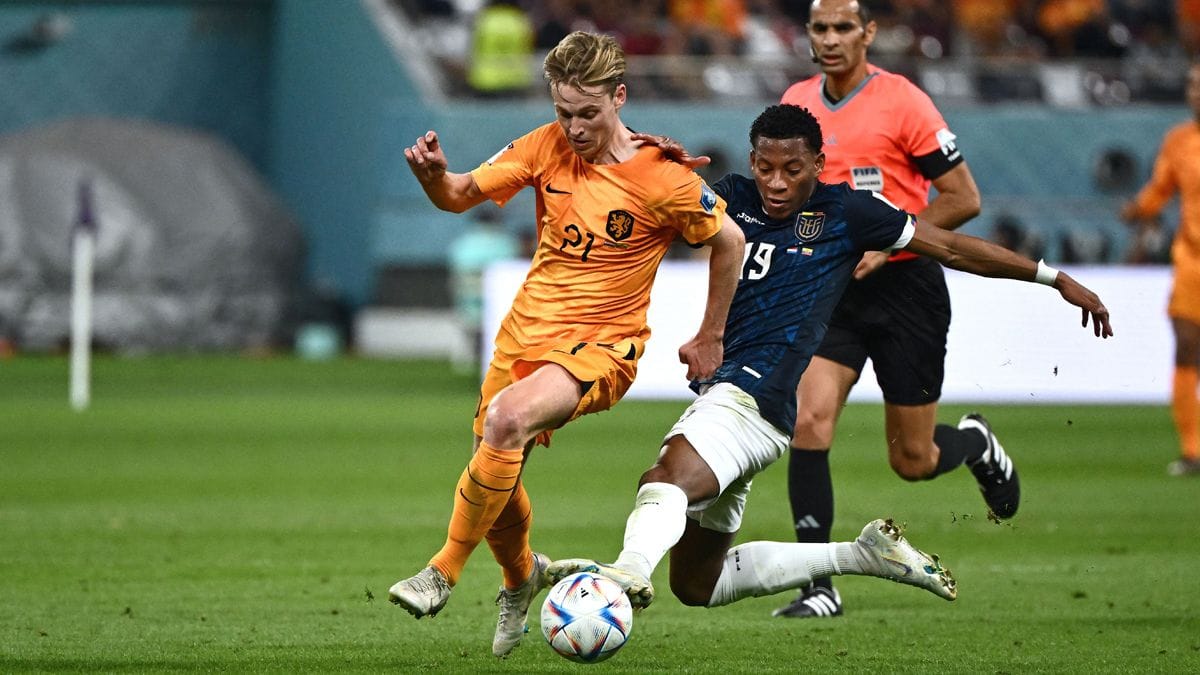 frenkie-de-jong-khi-mot-minh-cung-ha-lan-chua-bao-gio-la-on