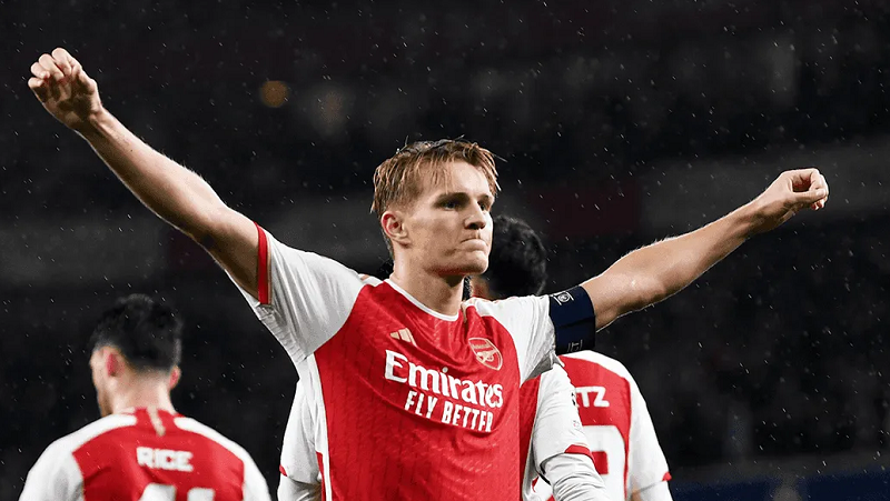 Chuyên gia Collymore: ‘Odegaard chưa đủ đẳng cấp để làm đội trưởng Arsenal, cậu ta không thể giúp đội khi khó khăn ập tới’