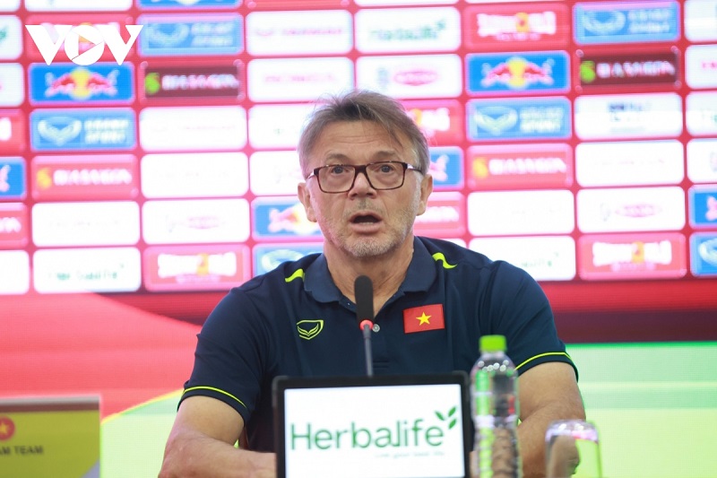 Hãy tin tưởng vào HLV Troussier: Ông ấy sẽ giúp bóng đá Việt Nam thành công