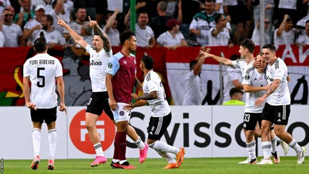 Aston Villa vs Legia Warszawa (03:00 &#8211; 01/12) | Xem lại trận đấu