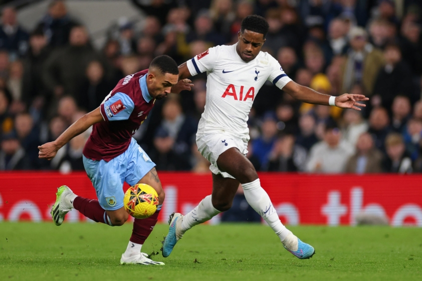 Tottenham vs Burnley (03:00 &#8211; 06/01) | Xem lại trận đấu