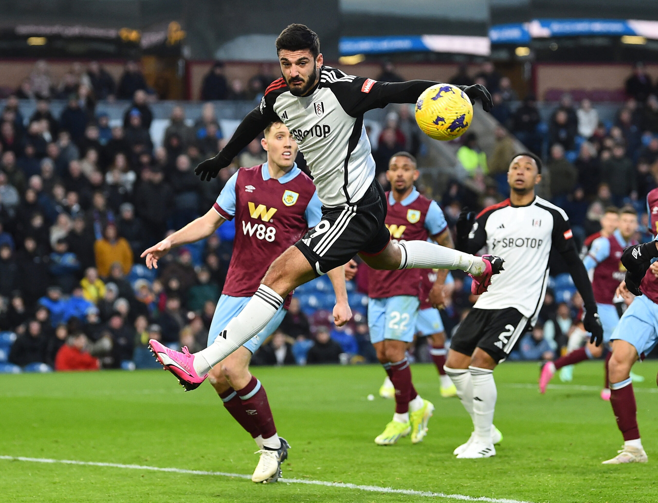 Burnley vs Fulham (22:00 &#8211; 03/02) | Xem lại trận đấu