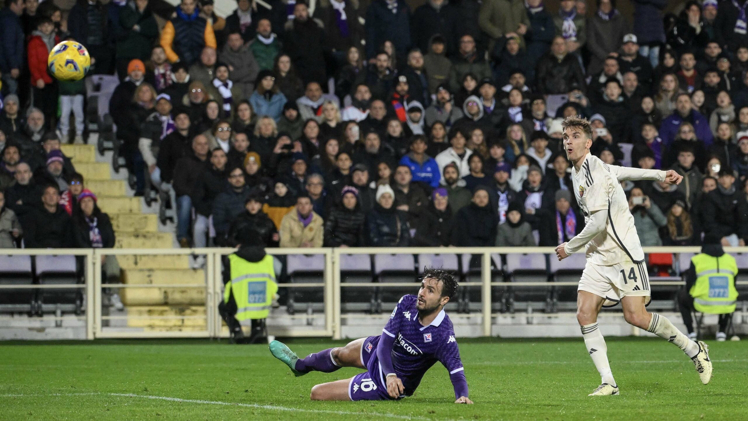 Fiorentina vs AS Roma (02:45 &#8211; 11/03) | Xem lại trận đấu