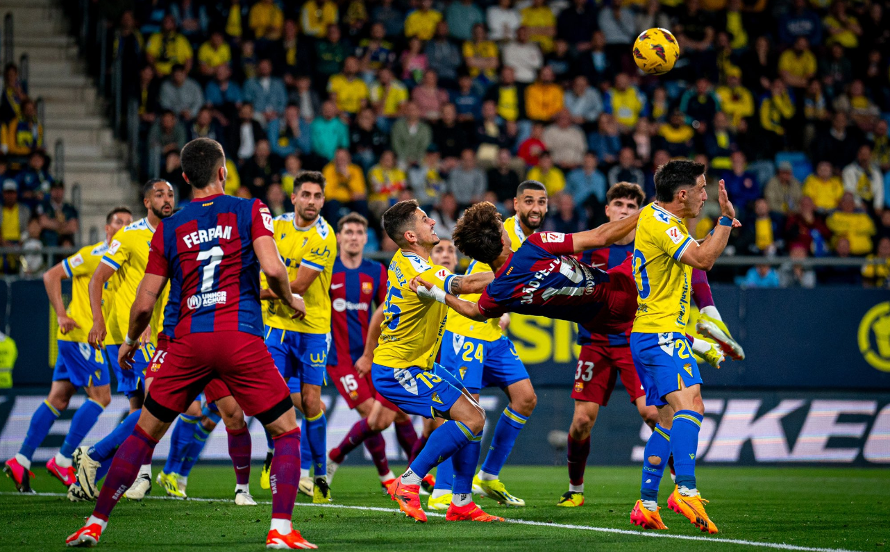 Cadiz vs FC Barcelona (02:00 &#8211; 14/04) | Xem lại trận đấu