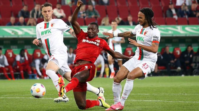 Augsburg vs VfB Stuttgart (01:30 &#8211; 11/05) | Xem lại trận đấu