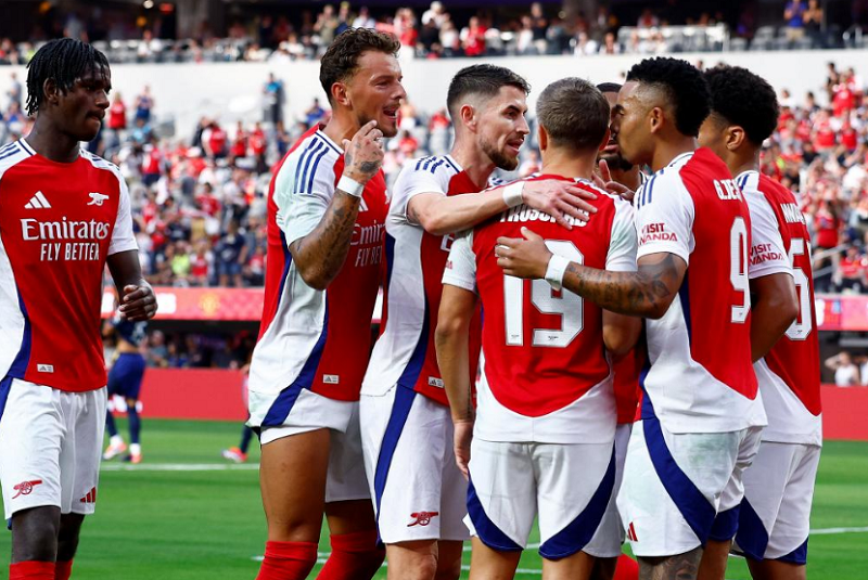 Crystal Palace mở đàm phán chiêu mộ người thừa của Arsenal